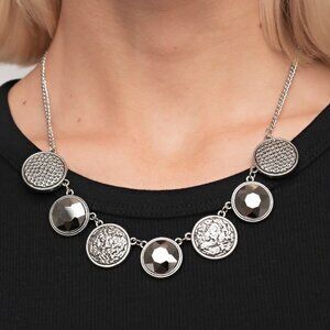 Paparazzi Jewelry Accessories - Urban Elite - Silver Necklace - Vintage